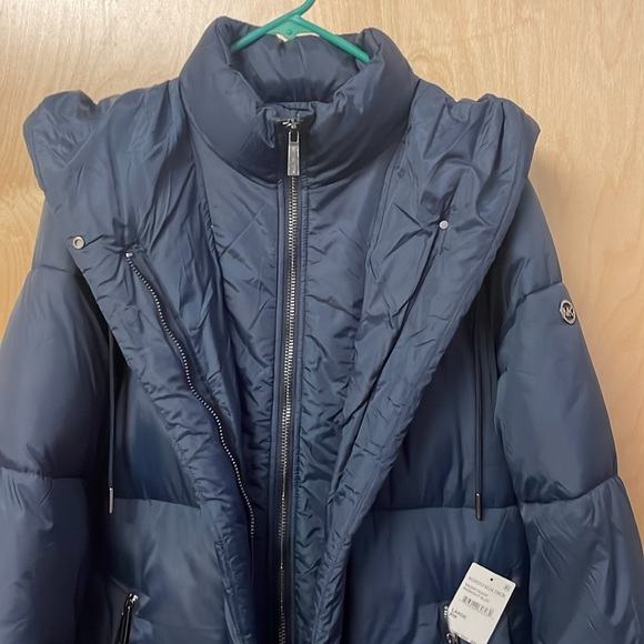 NWT MICHAEL KORS flawless, midi jacket. Dark blue, size Large. Zipper pockets. - Picture 3 of 16